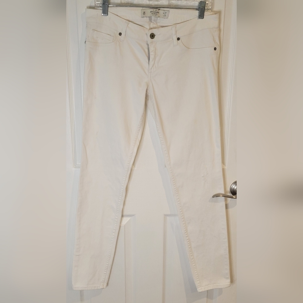 A&F Ladies White Jean's